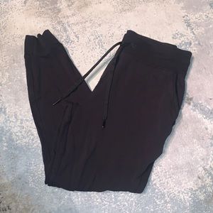 Lululemon black joggers
